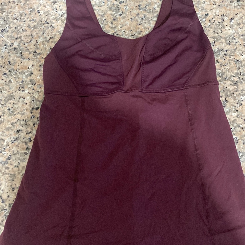 Lululemon tank top size 6 Burgandy